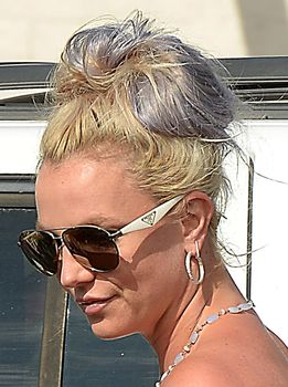 24275908_Britney_Spears_seen_out_in_Los_
